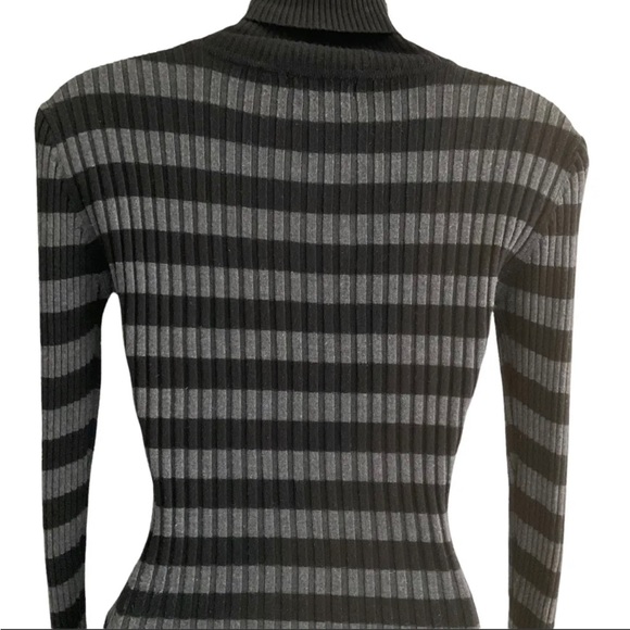 Majora | Striped Sweater - Picture 7 of 7